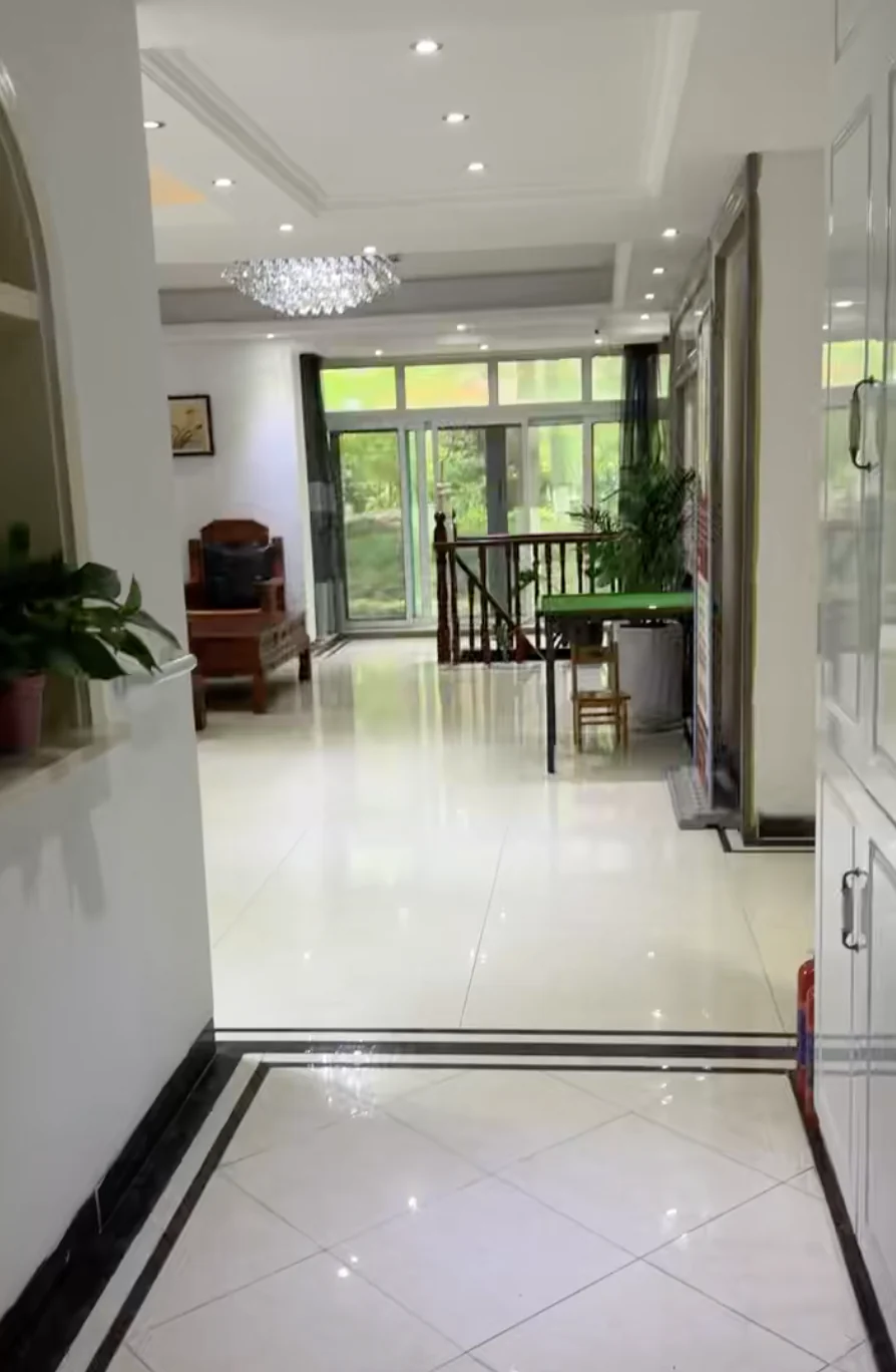 好老师康养温馨明亮的室内活动空间